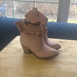Pink Heeled Boots with Chunky Heel and Western Style